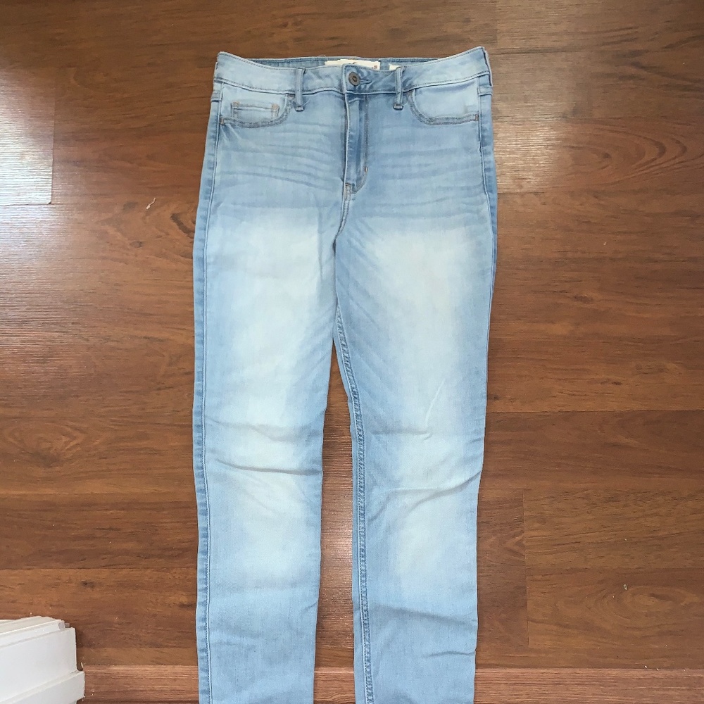 Hollister Light Wash Jeans